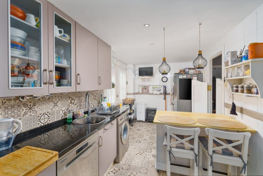 R5040226-Villa-For-Sale-Nagueles-Semi-Detached-3-Beds-181-Built-6