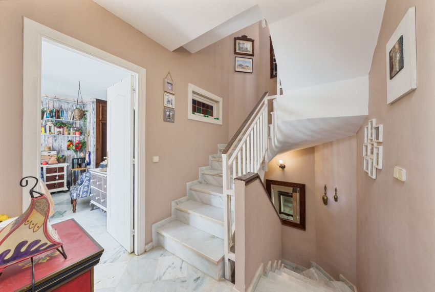 R5040226-Villa-For-Sale-Nagueles-Semi-Detached-3-Beds-181-Built-8