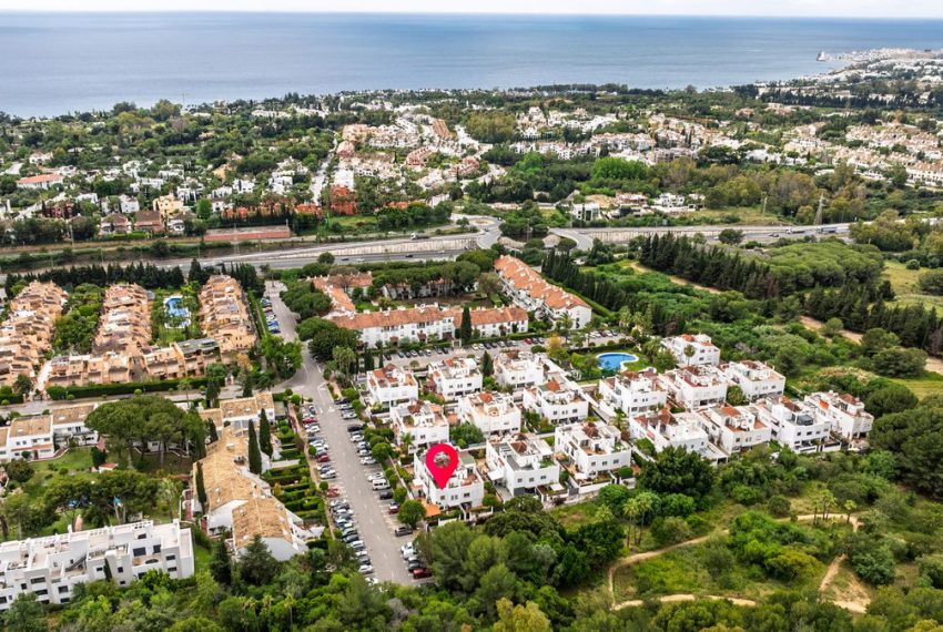 R5040226-Villa-For-Sale-Nagueles-Semi-Detached-3-Beds-181-Built