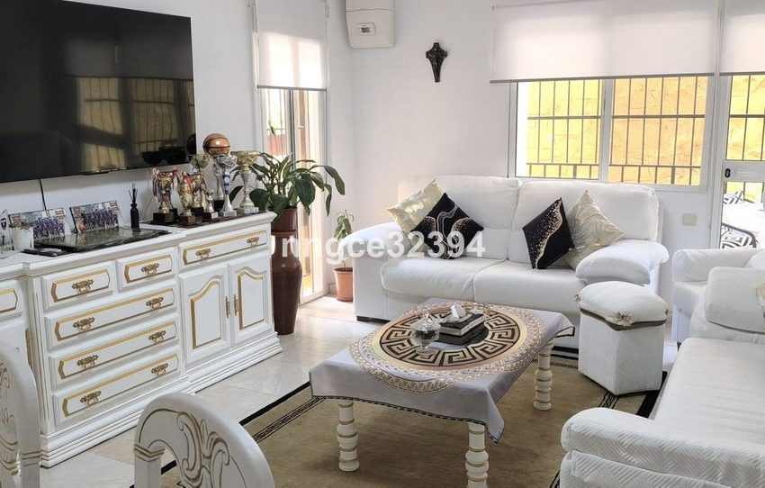 R5040331-Apartment-For-Sale-Marbella-Ground-Floor-3-Beds-92-Built-2