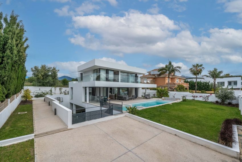 R5040343-Villa-For-Sale-San-Pedro-de-Alcantara-Detached-5-Beds-642-Built-1