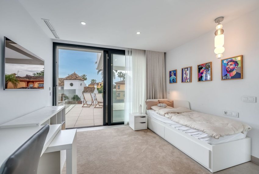 R5040343-Villa-For-Sale-San-Pedro-de-Alcantara-Detached-5-Beds-642-Built-17