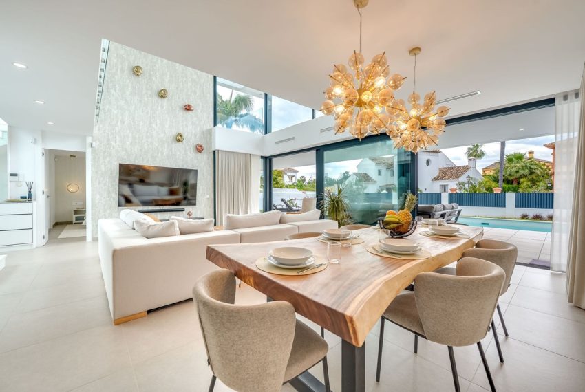 R5040343-Villa-For-Sale-San-Pedro-de-Alcantara-Detached-5-Beds-642-Built-3