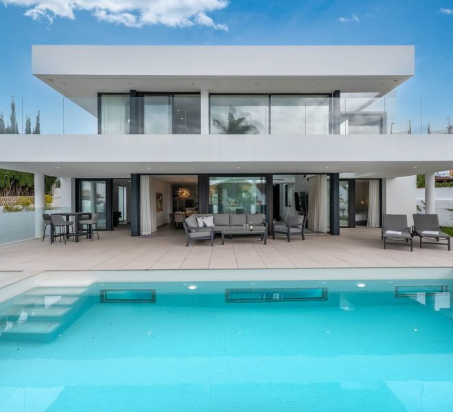 R5040343-Image 1-Detached - 5 Beds - 642 Built