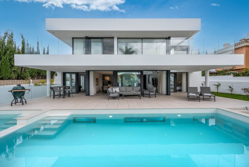 R5040343-Villa-For-Sale-San-Pedro-de-Alcantara-Detached-5-Beds-642-Built
