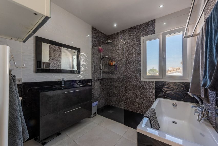 R5040694-Villa-For-Sale-Costalita-Detached-3-Beds-297-Built-17
