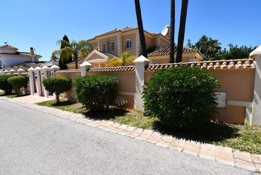R5040988-Villa-For-Sale-Mijas-Golf-Detached-9-Beds-718-Built-13