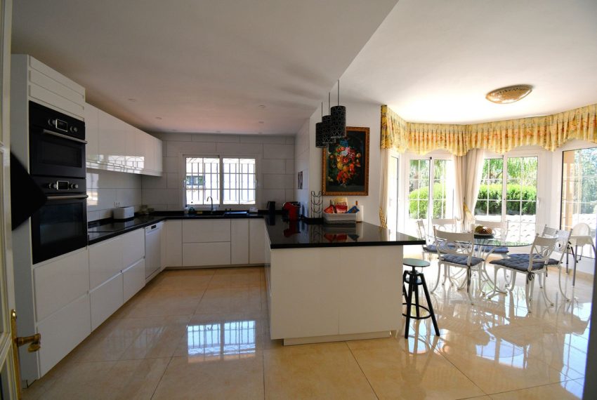 R5040988-Villa-For-Sale-Mijas-Golf-Detached-9-Beds-718-Built-5