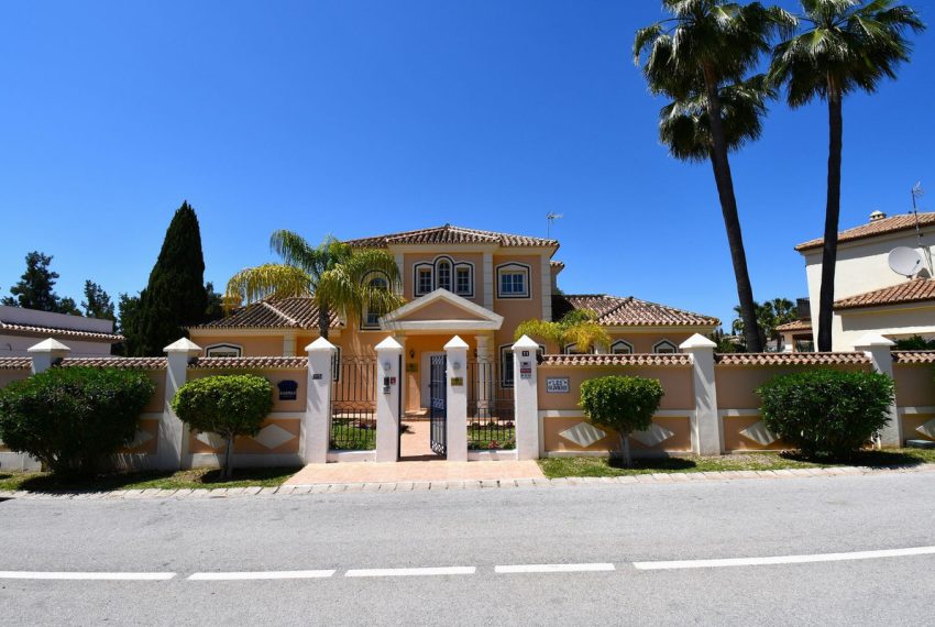 R5040988-Villa-For-Sale-Mijas-Golf-Detached-9-Beds-718-Built