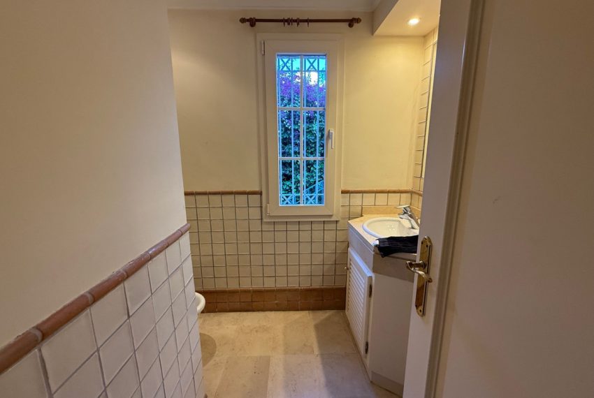 R5041108-Villa-For-Sale-Puerto-Banus-Detached-5-Beds-380-Built-3