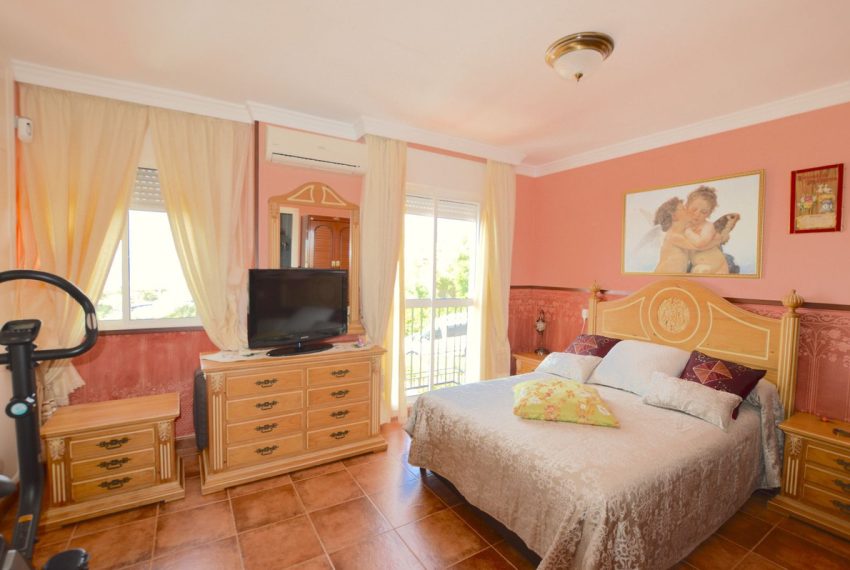 R5041237-Townhouse-For-Sale-Altos-de-los-Monteros-Terraced-4-Beds-95-Built-13