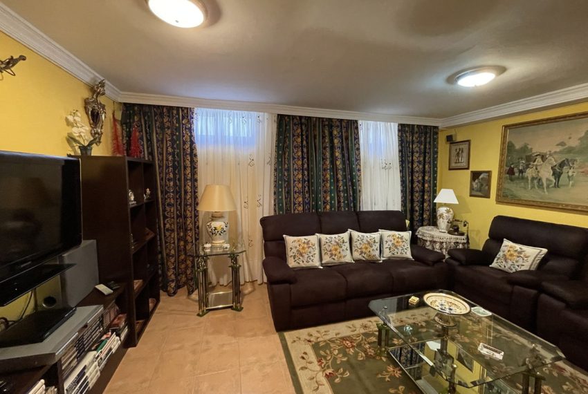 R5041237-Townhouse-For-Sale-Altos-de-los-Monteros-Terraced-4-Beds-95-Built-6