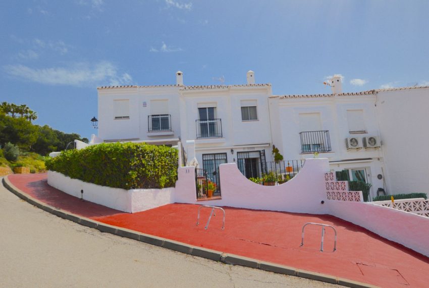 R5041237-Townhouse-For-Sale-Altos-de-los-Monteros-Terraced-4-Beds-95-Built