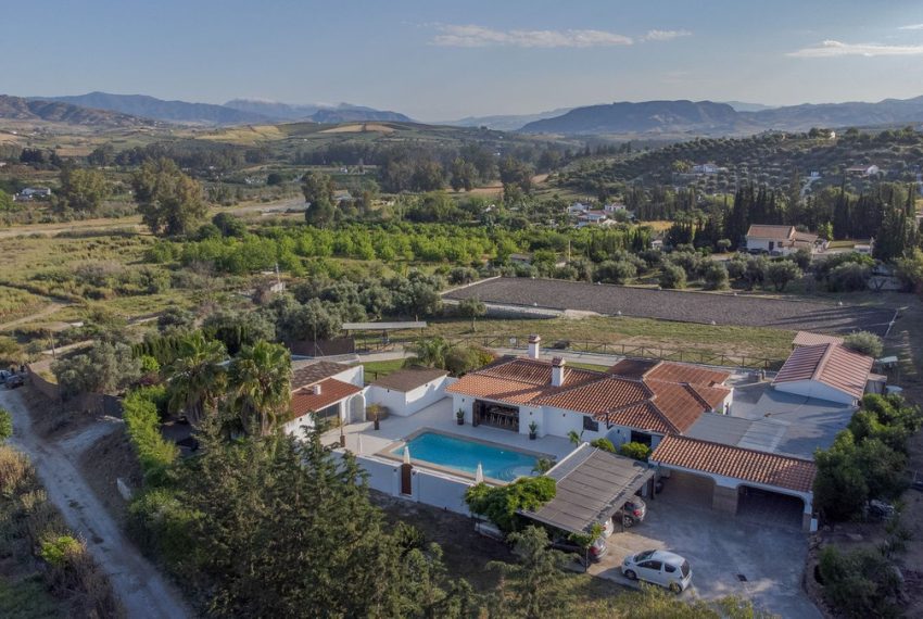R5043535-Villa-For-Sale-Coin-Finca-4-Beds-318-Built-3