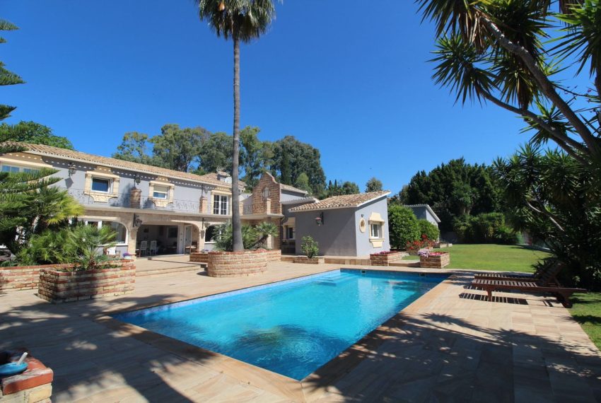 R5043604-Villa-For-Sale-San-Pedro-de-Alcantara-Detached-5-Beds-483-Built-1
