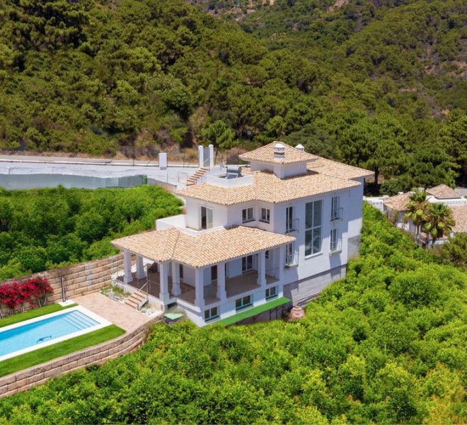 R5043730-Image 1-Detached - 5 Beds - 551 Built