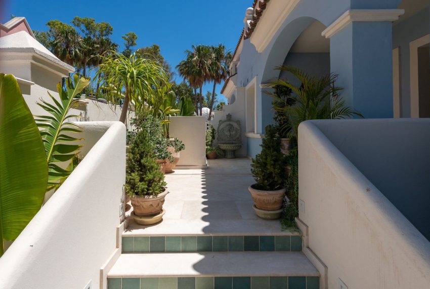R5043874-Villa-For-Sale-Cortijo-Blanco-Semi-Detached-6-Beds-373-Built-10