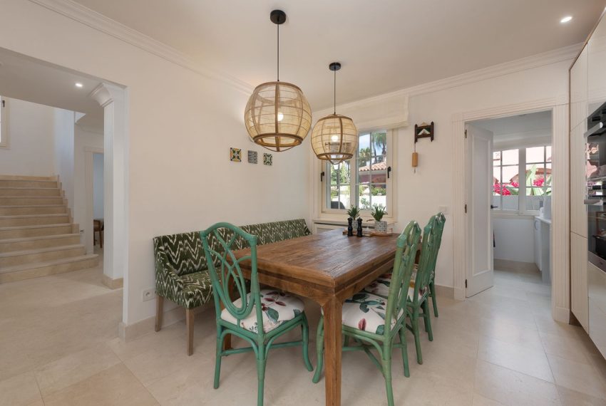 R5043874-Villa-For-Sale-Cortijo-Blanco-Semi-Detached-6-Beds-373-Built-16