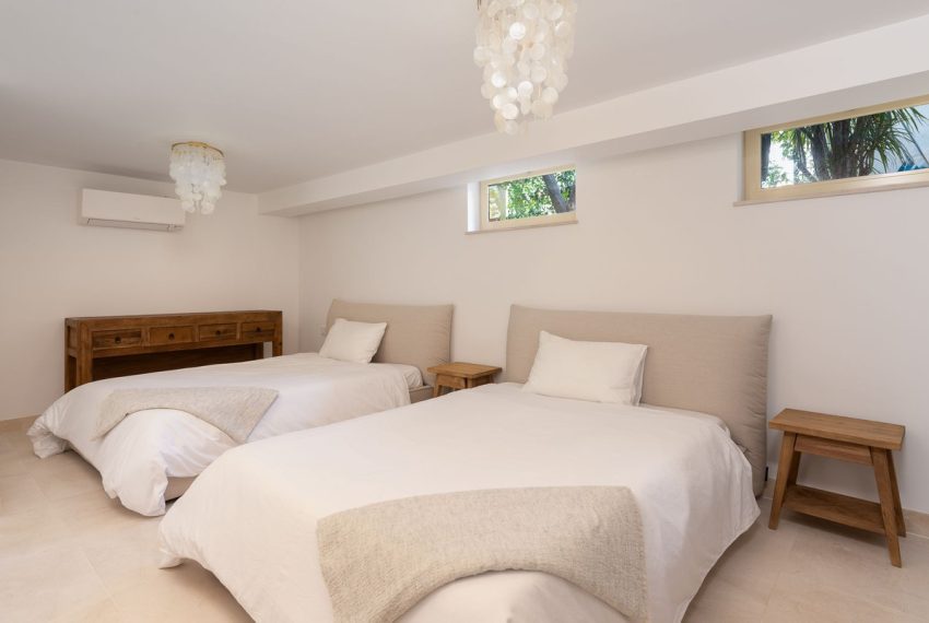 R5043874-Villa-For-Sale-Cortijo-Blanco-Semi-Detached-6-Beds-373-Built-19