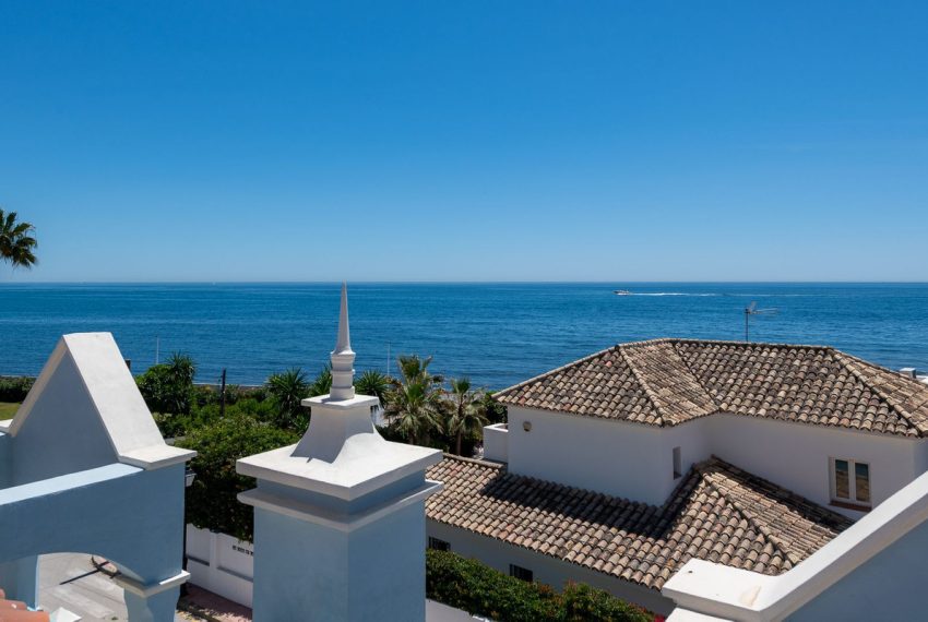 R5043874-Villa-For-Sale-Cortijo-Blanco-Semi-Detached-6-Beds-373-Built