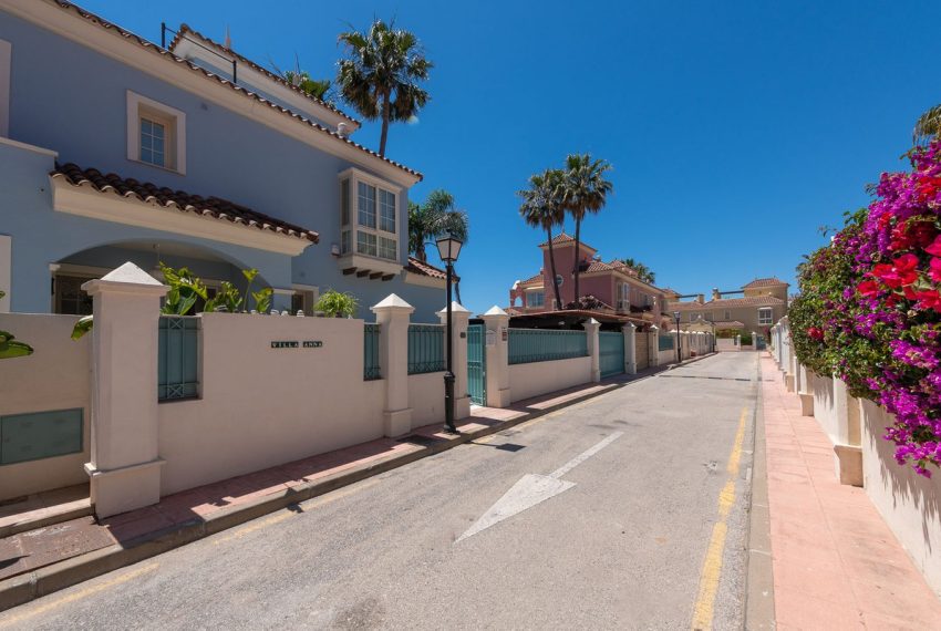 R5043874-Villa-For-Sale-Cortijo-Blanco-Semi-Detached-6-Beds-373-Built-9