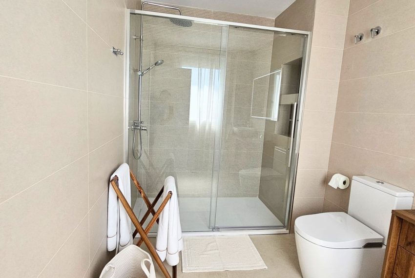 R5043916-Villa-For-Sale-La-Cala-de-Mijas-Detached-5-Beds-358-Built-11