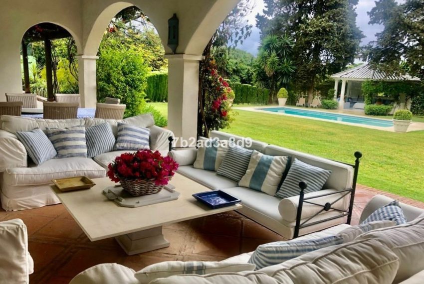 R5043934-Villa-For-Sale-Calahonda-Detached-8-Beds-720-Built-1