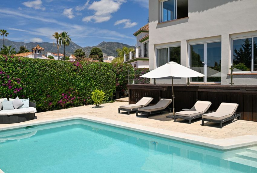 R5043997-Villa-For-Sale-Rio-Real-Detached-6-Beds-270-Built-10