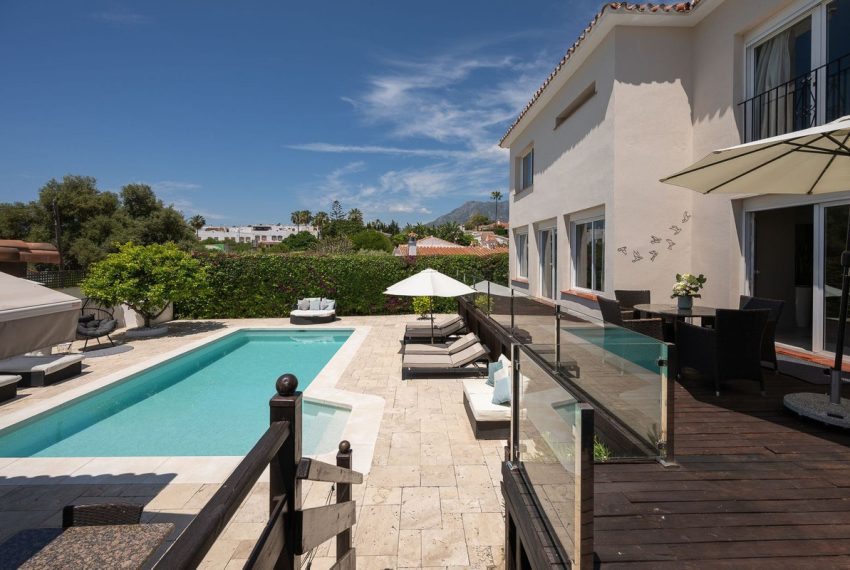R5043997-Villa-For-Sale-Rio-Real-Detached-6-Beds-270-Built-12
