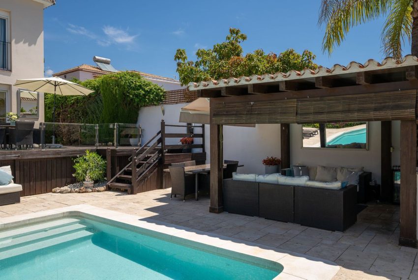 R5043997-Villa-For-Sale-Rio-Real-Detached-6-Beds-270-Built-13