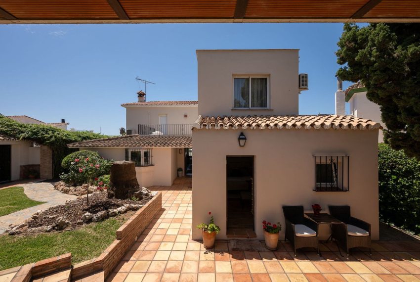 R5043997-Villa-For-Sale-Rio-Real-Detached-6-Beds-270-Built-19