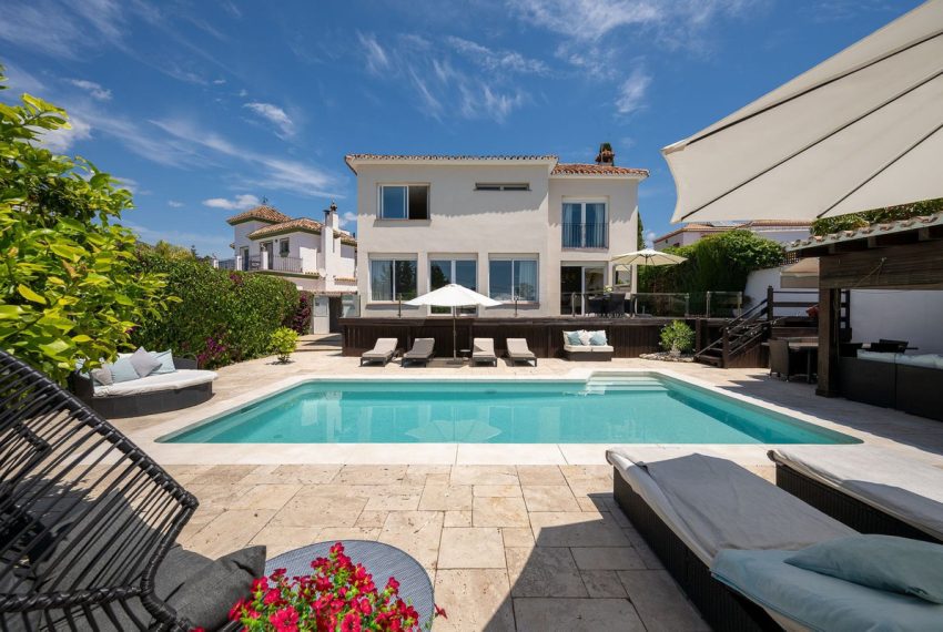 R5043997-Villa-For-Sale-Rio-Real-Detached-6-Beds-270-Built-8