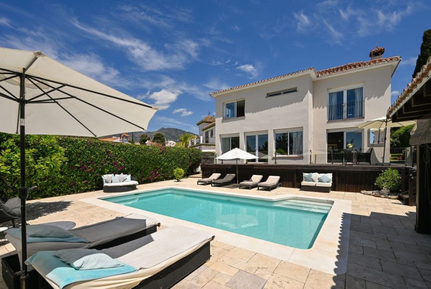 R5043997-Villa-For-Sale-Rio-Real-Detached-6-Beds-270-Built-9