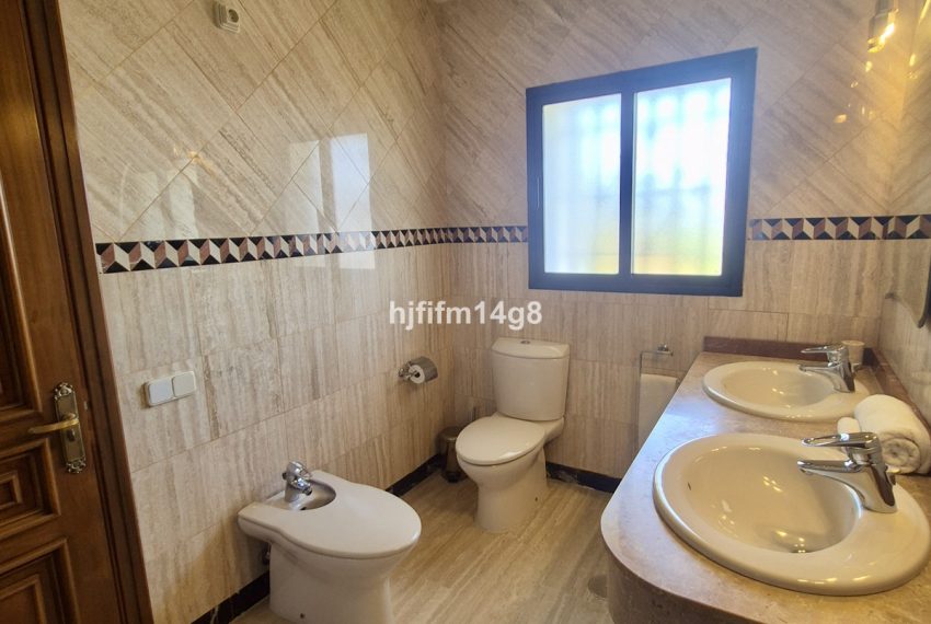 R5044105-Villa-For-Sale-La-Campana-Detached-3-Beds-359-Built-13