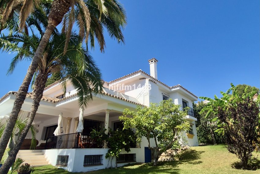 R5044105-Villa-For-Sale-La-Campana-Detached-3-Beds-359-Built-18