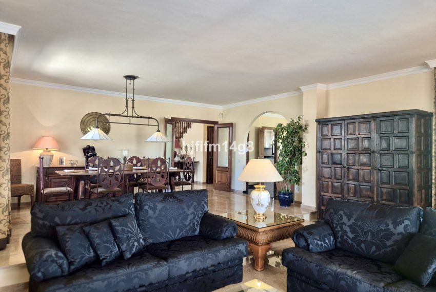 R5044105-Villa-For-Sale-La-Campana-Detached-3-Beds-359-Built-4