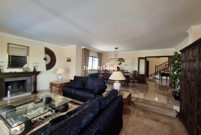 R5044105-Villa-For-Sale-La-Campana-Detached-3-Beds-359-Built-5