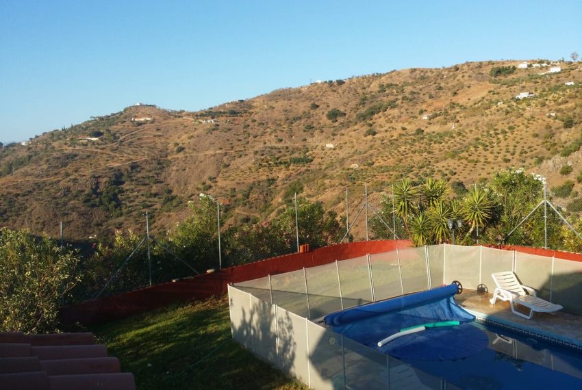 R5044507-Villa-For-Sale-Guaro-Finca-5-Beds-366-Built-2