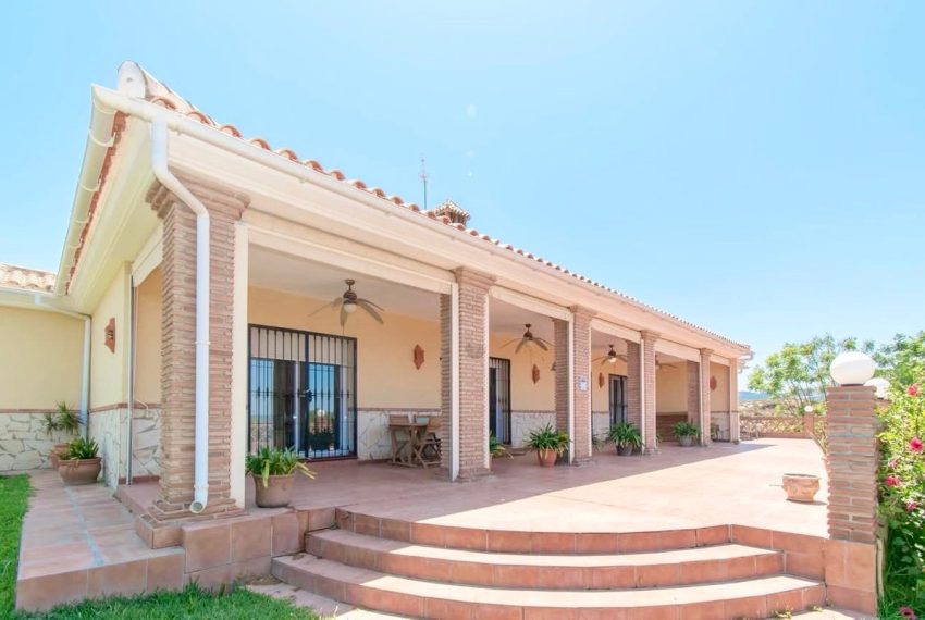 R5045113-Villa-For-Sale-La-Cala-de-Mijas-Detached-3-Beds-380-Built-3
