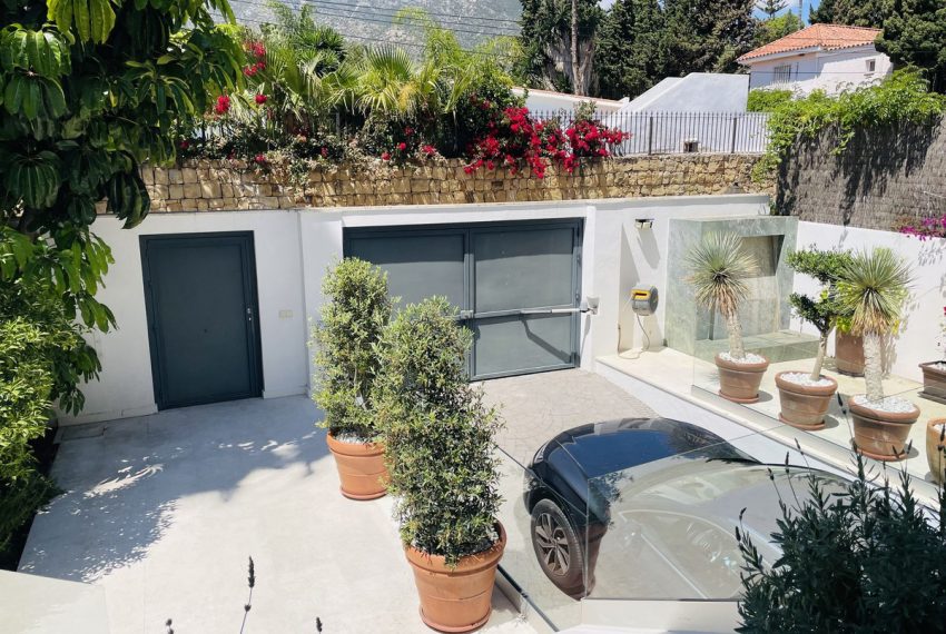 R5045278-Villa-For-Sale-Nagueles-Semi-Detached-5-Beds-344-Built-1