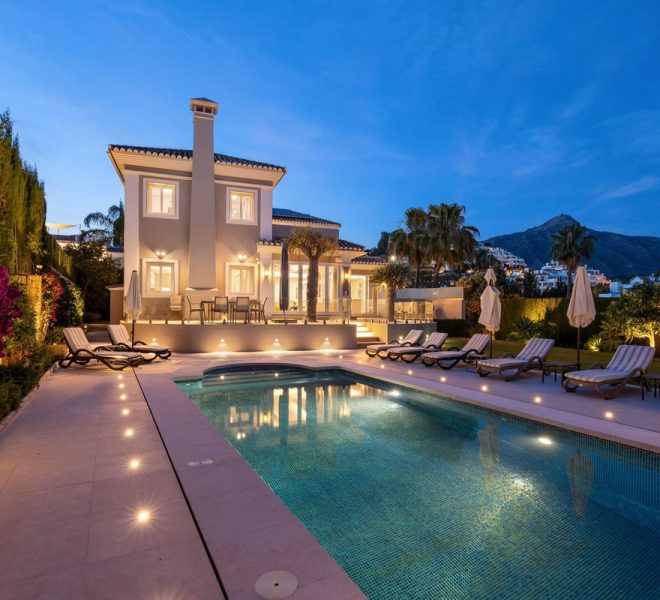 R5046001-Image 1-Detached - 6 Beds - 433 Built