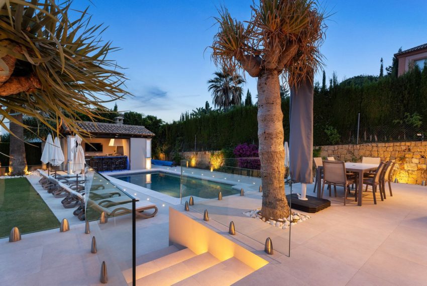 R5046001-Villa-For-Sale-Nueva-Andalucia-Detached-6-Beds-433-Built-8