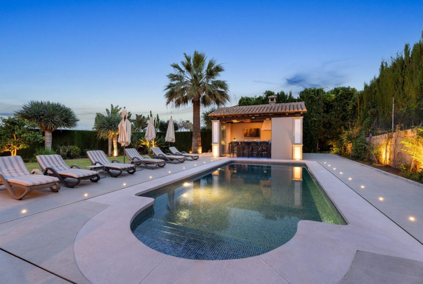 R5046001-Villa-For-Sale-Nueva-Andalucia-Detached-6-Beds-433-Built-9