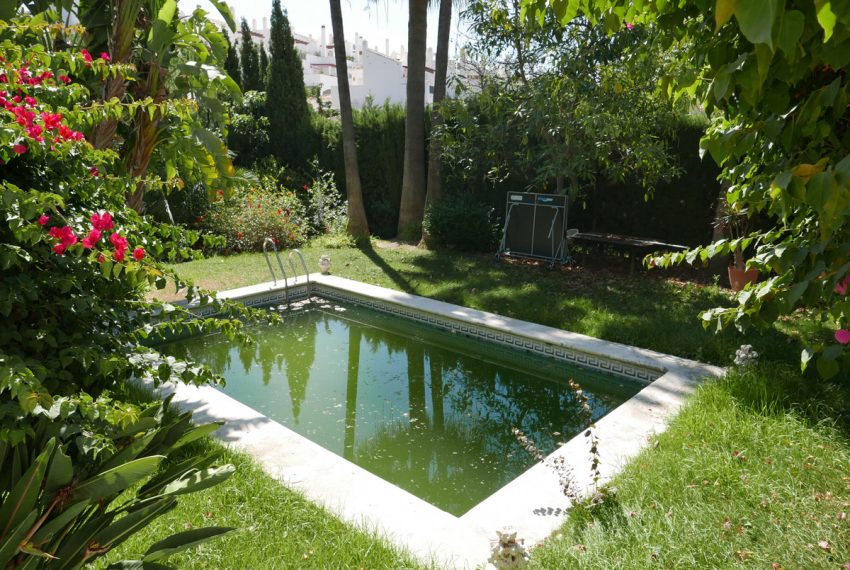 R5046145-Villa-For-Sale-Nueva-Andalucia-Detached-4-Beds-242-Built-1