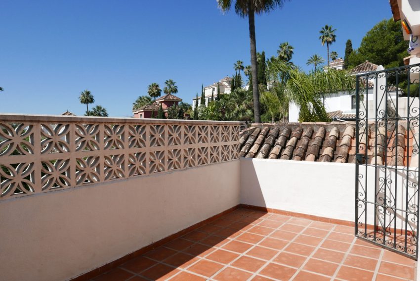 R5046145-Villa-For-Sale-Nueva-Andalucia-Detached-4-Beds-242-Built-13
