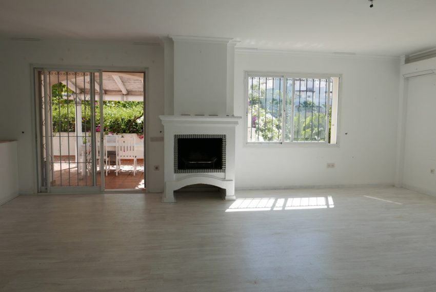 R5046145-Villa-For-Sale-Nueva-Andalucia-Detached-4-Beds-242-Built-3