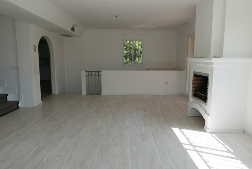R5046145-Villa-For-Sale-Nueva-Andalucia-Detached-4-Beds-242-Built-4
