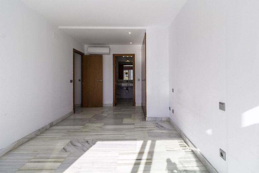 R5046292-Apartment-For-Sale-Estepona-Penthouse-2-Beds-107-Built-11