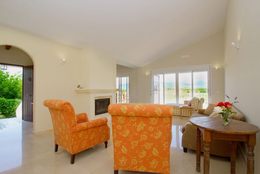 R5046523-Villa-For-Sale-Coin-Detached-6-Beds-323-Built-11