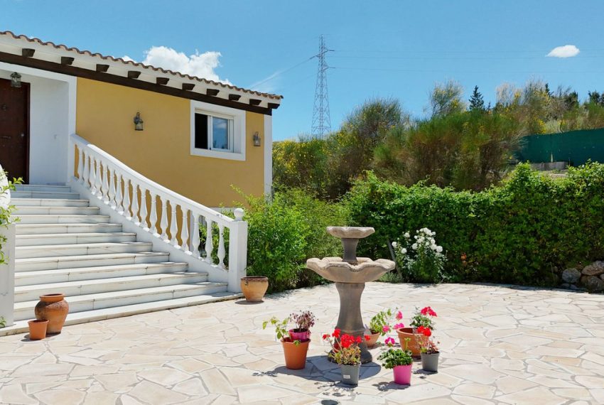 R5046523-Villa-For-Sale-Coin-Detached-6-Beds-323-Built-6